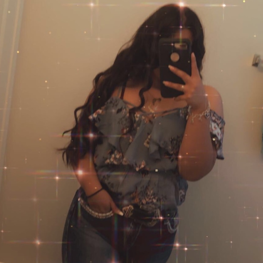 Meet your Posher, Abigail